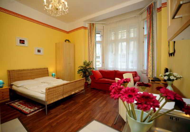 Club Apartments & Rooms Budapest Ngoại thất bức ảnh