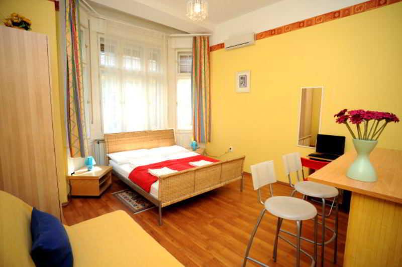 Club Apartments & Rooms Budapest Ngoại thất bức ảnh
