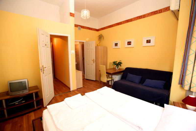 Club Apartments & Rooms Budapest Ngoại thất bức ảnh